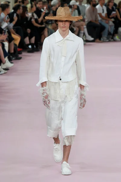 Look 11